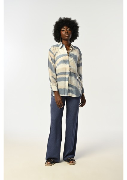 Kadın Desenli Yandan Bağlama Detaylı Gömlek fırsatları