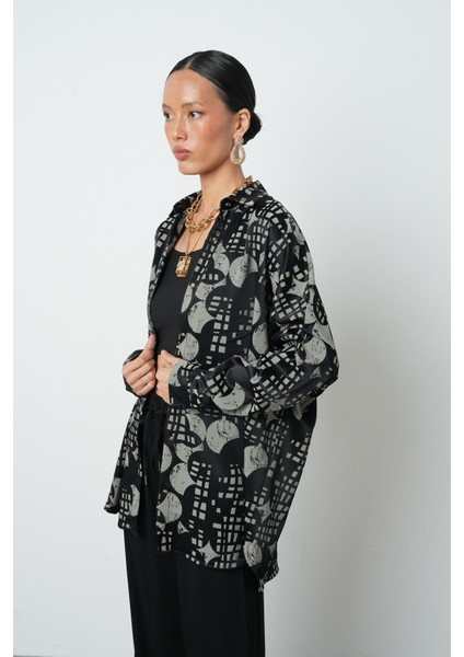 Kadın Siyah Renk Karışık Desenli Oversize Kesim Tesettür Gömlek modelleri