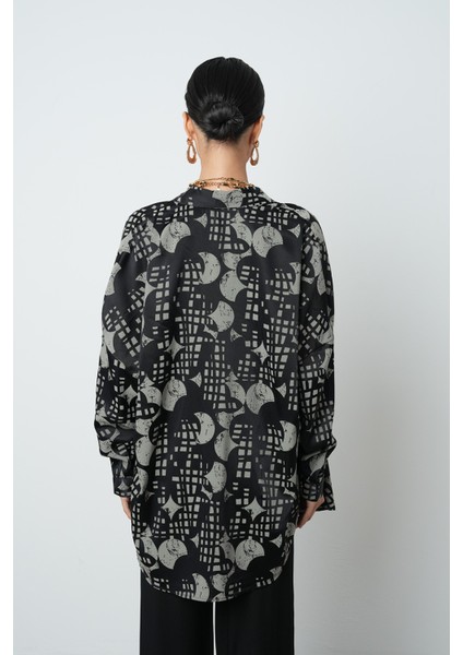Kadın Siyah Renk Karışık Desenli Oversize Kesim Tesettür Gömlek indirimleri
