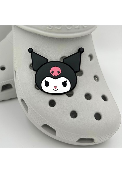 Terlik Süsü ve Aksesuarı , Çanta Süsü – Jibbitz 3D Dev Boy Kuromii Logo Aksesuar fiyatları