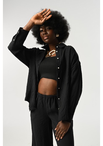 Kadın Düğme Detaylı Kırışık Kumaş Düz Renk Gömlek fiyatları