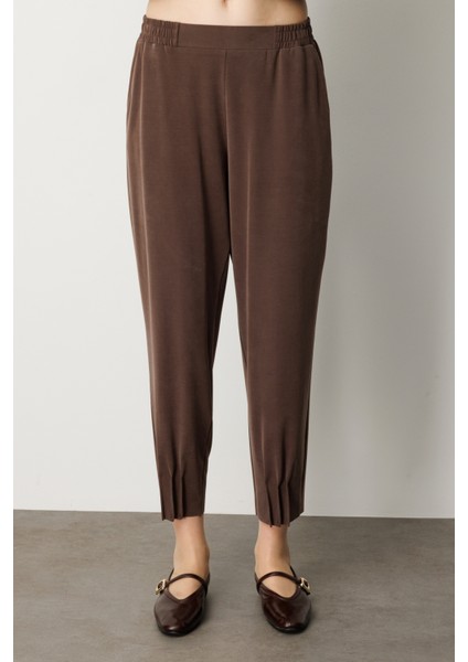 Kadın Beli Lastikli Paçası Dikişli Pantolon 64409 Kahverengi modelleri