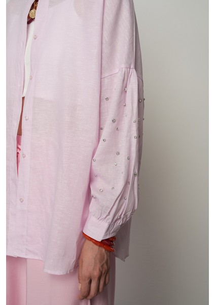 Kadın Kolları Taş Işlemeli Hakim Yaka Pembe Gömlek modelleri