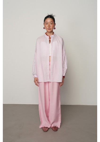 Kadın Kolları Taş Işlemeli Hakim Yaka Pembe Gömlek fırsatları