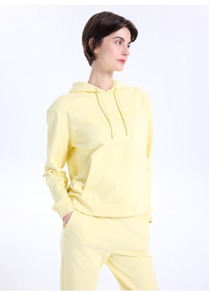 D5WL-SWT3570 Açık Sarı Kapüşon Yaka Relaxed Baskılı Kadın Sweatshırt modelleri