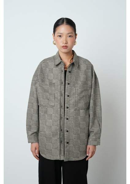 Kadın Desenli Çift Cepli Gömlek fiyatları