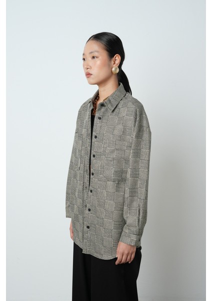 Kadın Desenli Çift Cepli Gömlek modelleri