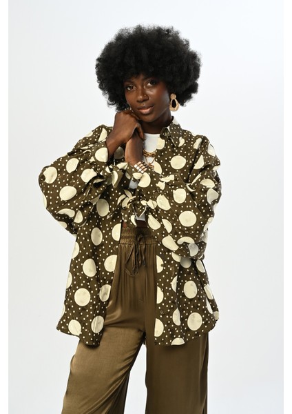 Kadın Haki Renk Kolları Bağlamalı Puantiye Desenli Oversize Kesim Gömlek