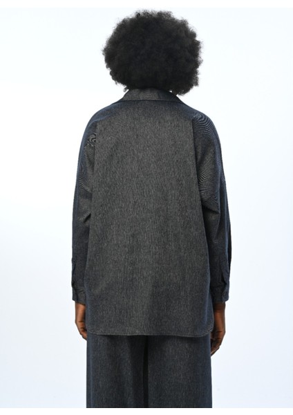 Kadın Düz Renk Yakası Detaylı Oversize Kesim Gömlek fırsatları