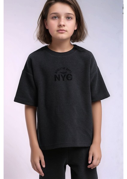 Erkek Çocuk Giyim Oversize T-Shirt & Şort Ikili Takım LL.P01.O2.L01.003 fiyatları