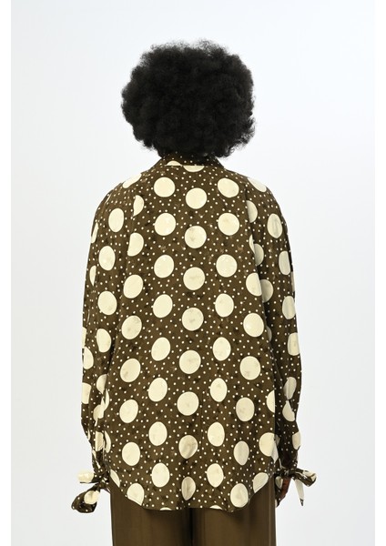 Kadın Haki Renk Kolları Bağlamalı Puantiye Desenli Oversize Kesim Gömlek indirimleri