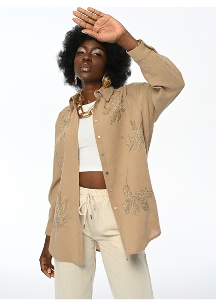 Kadın Nakış Işlemeli Oversize Kesim Düz Renk Gömlek