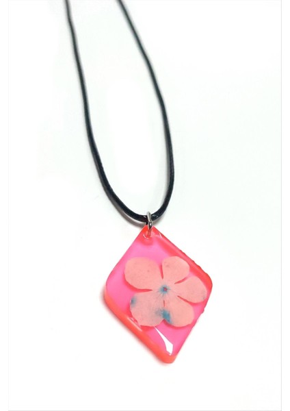 Kartopu Çiçeği Baklava Dilimli Epoksi Kolye