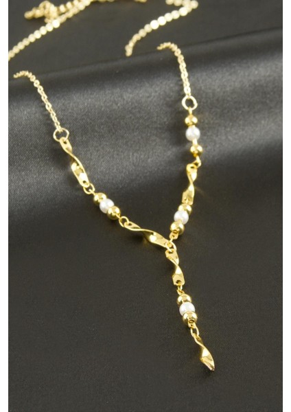 Burgulu Inci Y Kolye