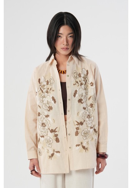 Kadın Açık Bej Önü Kahverengi Nakış Işlemeli Oversize Gömlek