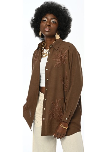 Kadın Nakış Işlemeli Oversize Kesim Düz Renk Gömlek