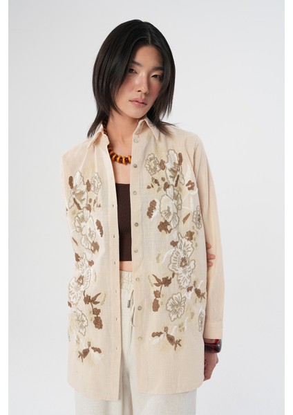 Kadın Açık Bej Önü Kahverengi Nakış Işlemeli Oversize Gömlek fiyatları