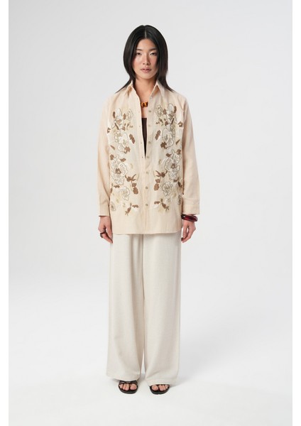 Kadın Açık Bej Önü Kahverengi Nakış Işlemeli Oversize Gömlek fırsatları