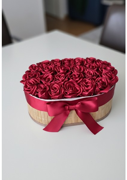 24'lü Bordo Hasır Sepet Solmayan Gül, Saten Çiçek, Sevgiliye, Arkadaşa Hediye, Dekoratif Süs indirimleri