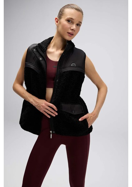 Logolu Regular Fit Dik Yaka Polar Yelek Bayan Yelek EF545