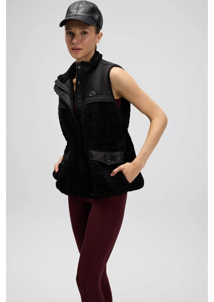 Logolu Regular Fit Dik Yaka Polar Yelek Bayan Yelek EF545 modelleri