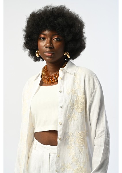 Kadın Nakış Işlemeli Beyaz %100 Keten Gömlek