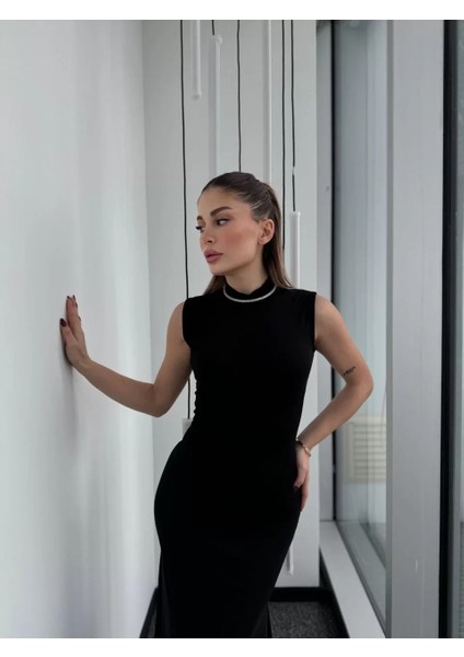 Kolsuz Yarım Bogazlı Uzun Elbise- Siyah