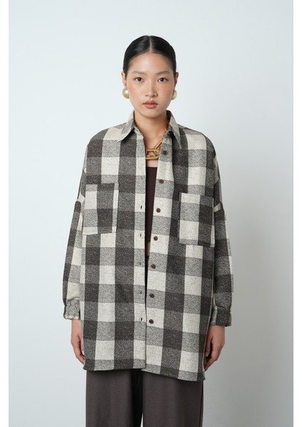 Kadın Kare Desenli Çift Cepli Oversize Kesim Gömlek