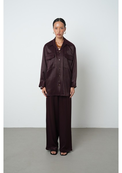 Kadın Düz Renk Çift Cepli Altın Düğme Detaylı Gömlek fırsatları