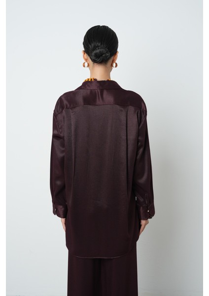 Kadın Düz Renk Çift Cepli Altın Düğme Detaylı Gömlek indirimleri