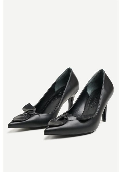 255010 Fiyonk Detaylı Topuklu Ayakkabı Siyah Deri fiyatları