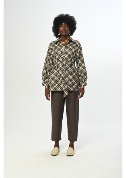 Kadın Desenli Çift Cepli Kuşaklı Gömlek modelleri