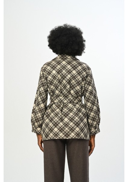 Kadın Desenli Çift Cepli Kuşaklı Gömlek fırsatları