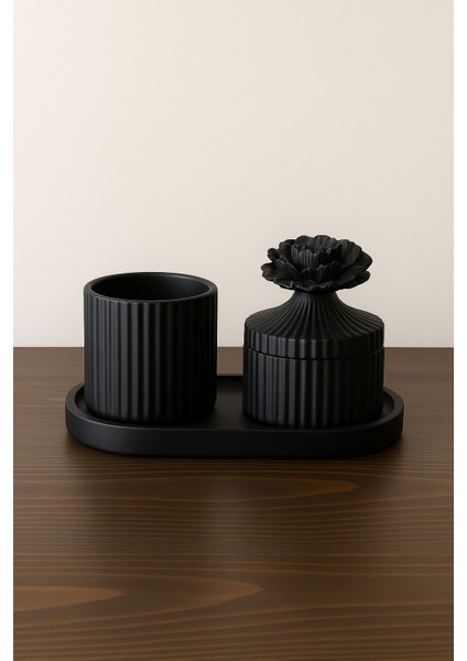 Dekoratif Ikili Set – Kapaklı Çiçek Detaylı Kutu ve Kalemlik | Modern Masa Üstü Aksesuarı