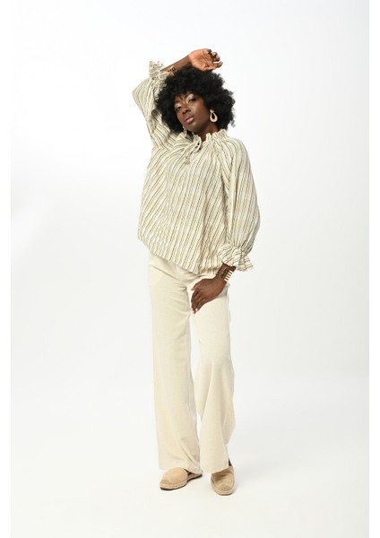 Kadın Yakası ve Kolları Büzgülü Çizgili Gömlek modelleri