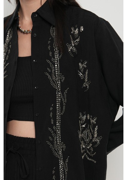 Kadın Önü Boncuk ve Taş Işlemeli Oversize Gömlek modelleri
