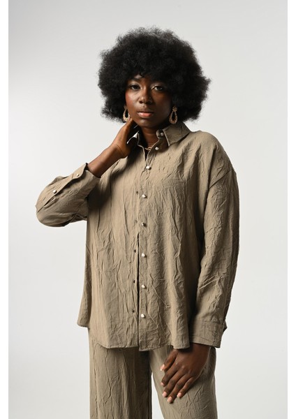 Kadın Düğme Detaylı Kırışık Kumaş Düz Renk Gömlek modelleri