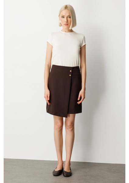 Kadın Asimetrik Kesim Süs Düğmeli Mini Etek 2007 Kahverengi
