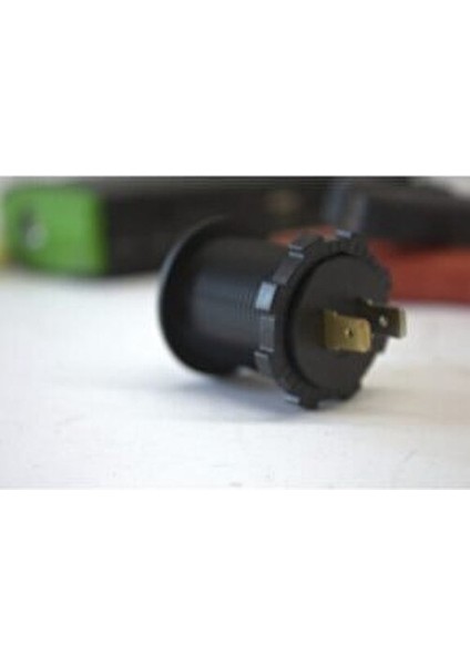 Çift Portlu USB Şarj Cihazı Suya Dayanıklı Kırmızı 12-32 Volt indirimleri