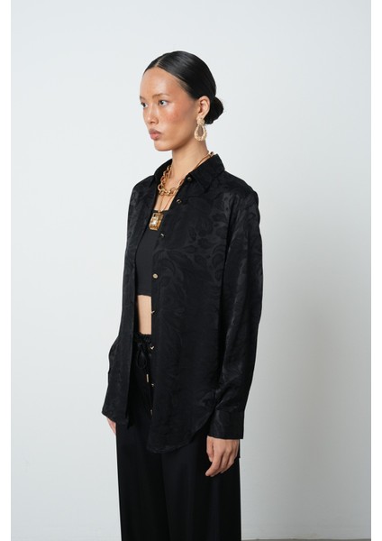 Kadın Siyah Renk Desenli Altın Düğme Detaylı Gömlek fiyatları