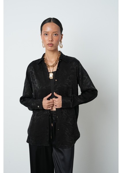 Kadın Siyah Renk Desenli Altın Düğme Detaylı Gömlek modelleri