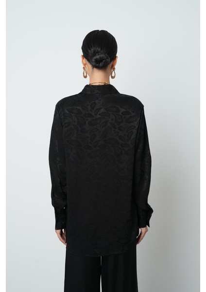 Kadın Siyah Renk Desenli Altın Düğme Detaylı Gömlek indirimleri
