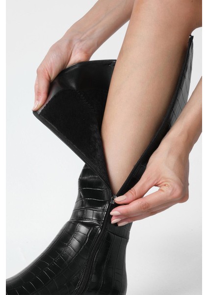 Albertine Siyah Renk Krokodil Desenli Kalın Topuklu Fermuarlı Kadın Çizme modelleri