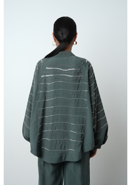 Kadın Arkası ve Kolları Yatay Taş Işlemeli Oversize Kesim Kimono