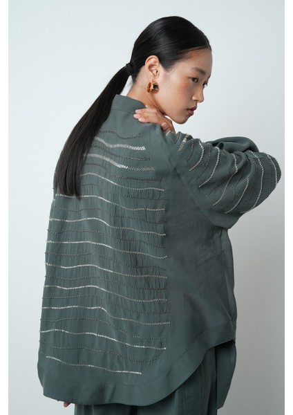 Kadın Arkası ve Kolları Yatay Taş Işlemeli Oversize Kesim Kimono fiyatları