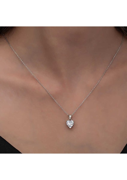 925 Ayar Gümüş Beyaz Taşlı Kalpli Kadın Kolye T8324 (800800) fiyatları
