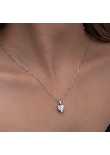 925 Ayar Gümüş Beyaz Taşlı Kalpli Kadın Kolye T8324 (800800) modelleri