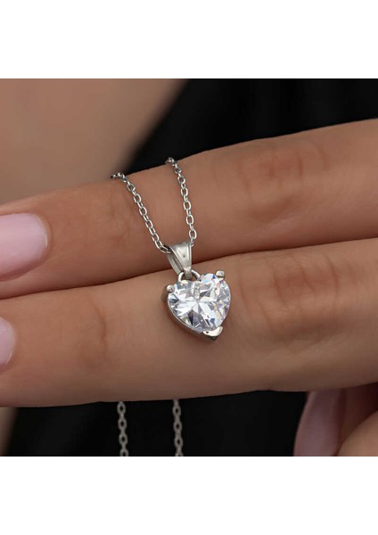 925 Ayar Gümüş Beyaz Taşlı Kalpli Kadın Kolye T8324 (800800) indirimleri