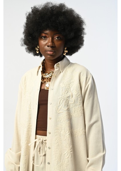 Kadın Natur Renk Işlemeli Oversize Kesim Gömlek fiyatları