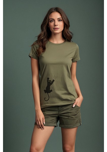 Tırmanan Kedi Baskılı Haki Tişört
